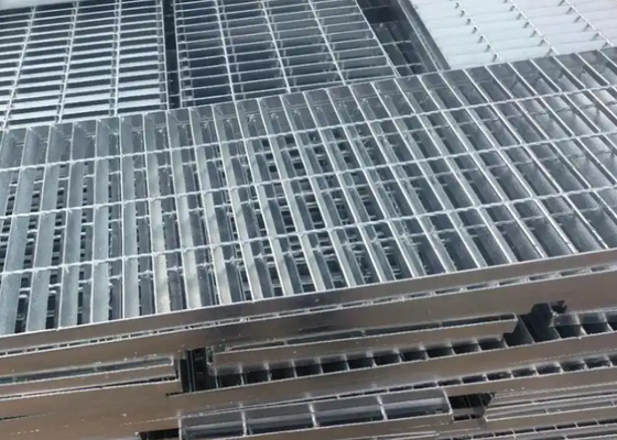 Bridge Decking Steel Walkway Grating Steel Grid Floor Grating for Plants