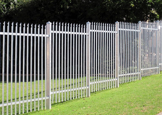 Pvc Coated Angle Bar Palisade Hàng rào thép 1,8 * 2,4m D Nhạt cho khu dân cư