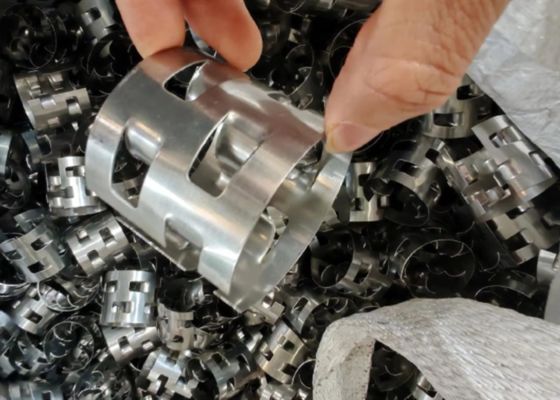 SS316 Pall Ring Kim loại Đóng gói ngẫu nhiên cho Tháp lọc khí 50 * 50 * 0,5mm