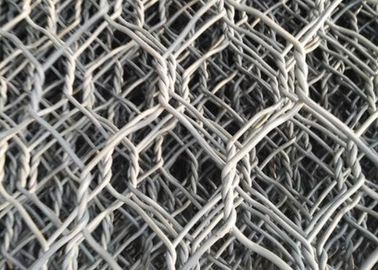 Kích thước tùy chỉnh Thước dây màu xanh lá cây Gabion 2-3,5mm ISO 9001 được phê duyệt