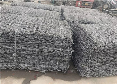 Giữ lại giỏ đá treo tường đầy dây Gabion