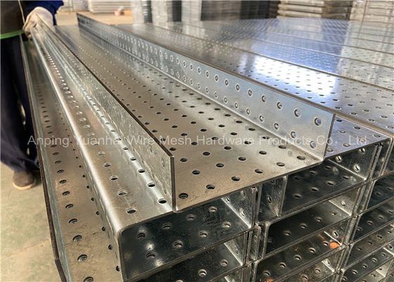 HDG 1600 * 153 * 50mm Lưới thép đục lỗ U Kênh Lintel