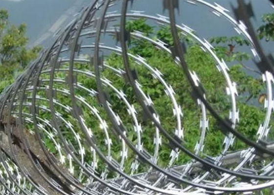 Dây thép gai mạ kẽm nhúng nóng An ninh quân sự Cuộn dây 900mm Nhiệt
